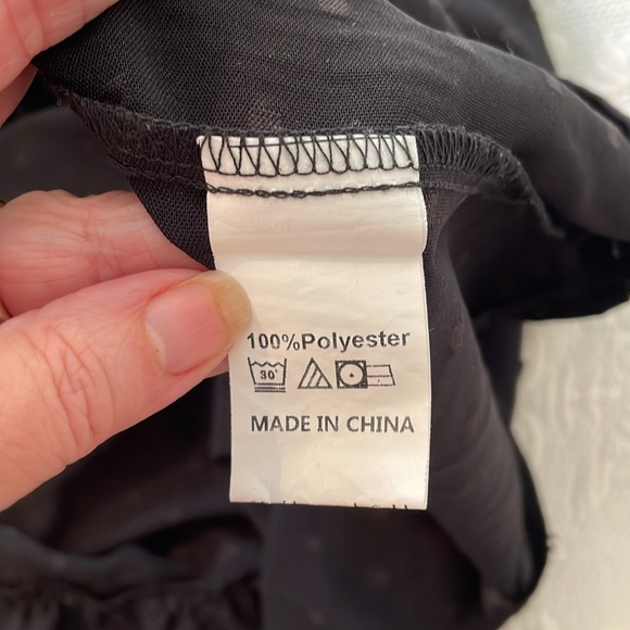 Elegant Black Maxi Dress Dokuritu Size Medium Flutter Sleeves Tie at Neck EUC - Picture 9 of 9